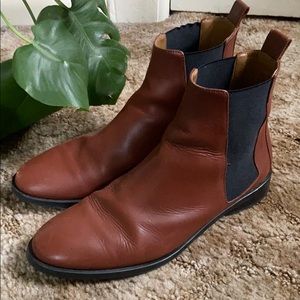 Everlane Chelsea Boot